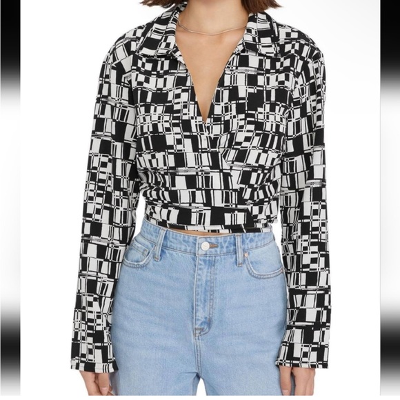 Sanctuary Wrap Around Long Sleeve Top Size Large - Picture 2 of 5